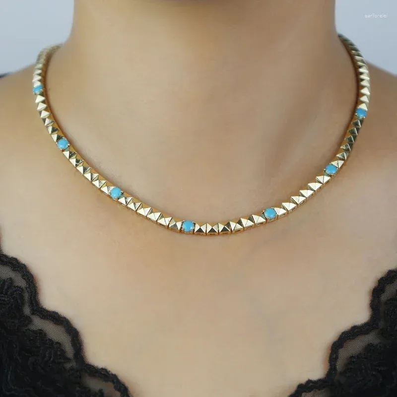 Boucles d'oreilles de collier Fonction des femmes à la chaîne de tennis des femmes Bijoux avec un bracelet à liaison de perles carrés en pierre