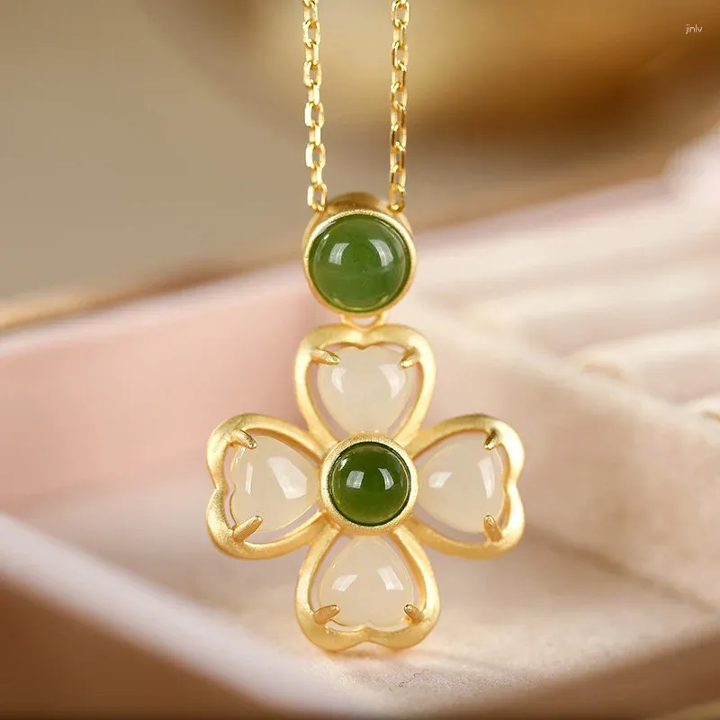 Pendants Classic Jade Clover Flower Pendant Necklace For Lady Neck Accessories Fashion S925 Clavicle Chain Women Silver