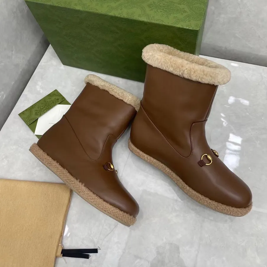 Designer Boots Luxury Boot äkta läder Vinterstövlar Ankelstövlar Kvinna Kort start Sneakers Trainers Sandaler Sandaler av Brand W422 008