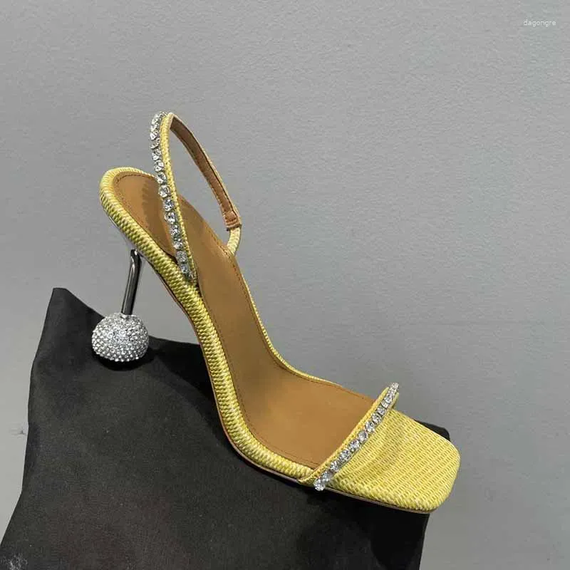Sandalet 2023 Yaz Açık Topuk Toe Strap Diamond Araba Zinciri Şerit Kare Baş Moda Kadın Yüksek