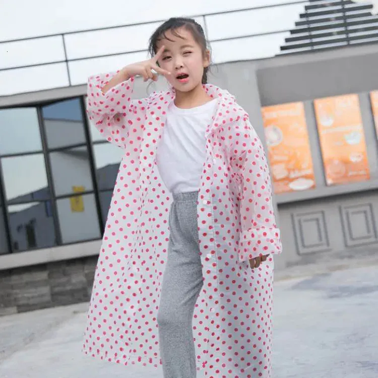 Rain Gear Hushållen Merchandises Children's Polka Dot Söt Vandring Onepiece Poncho Travel Raincoat Vind och skydd 231031