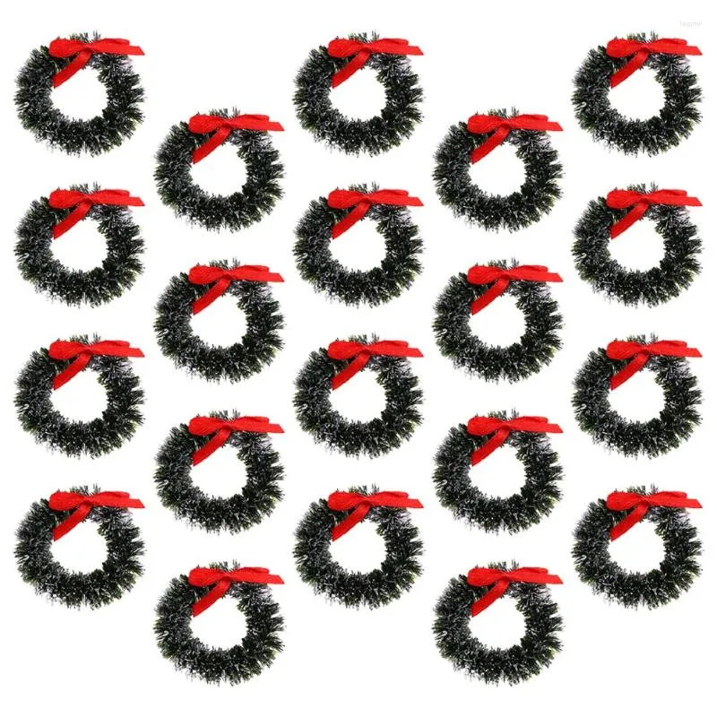 Decoratieve bloemen 20 stuks Kerst Kleine Krans Buitendecoratie Hangers Speelgoedslingers Mini Kransen Kunstmatig Huis Kerst Plastic