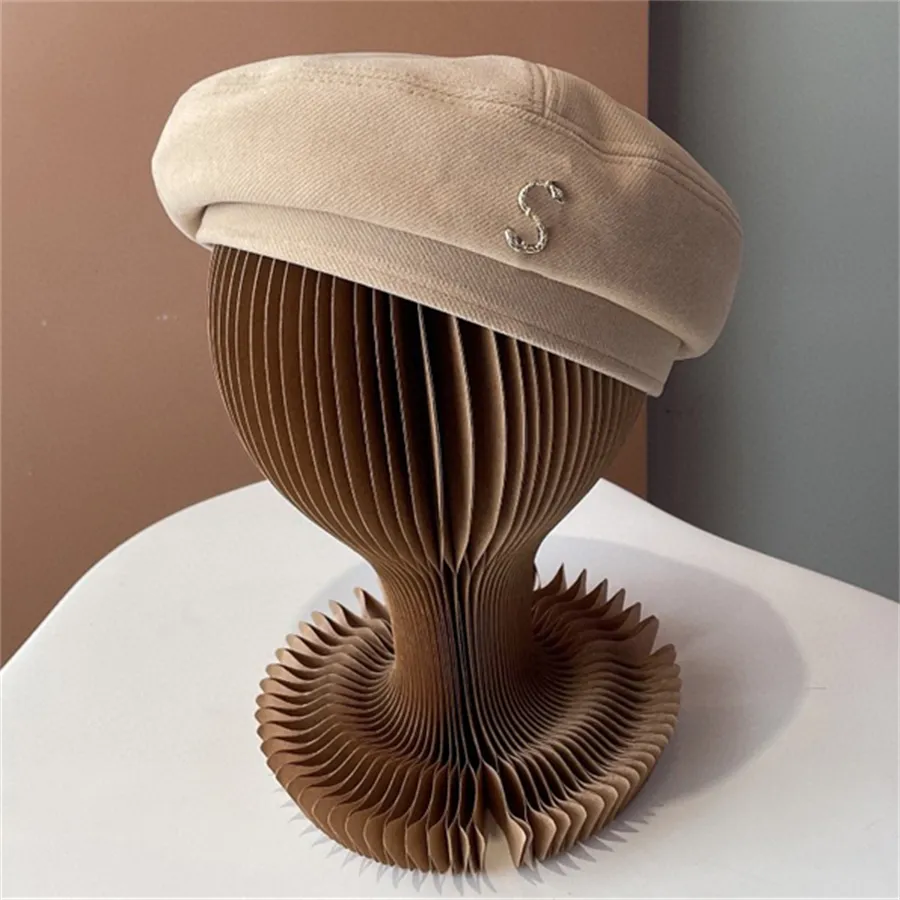 Retro Tasarımcı Bere Kadınlar Lüks Kaşmir Şapka Yün Bere Kadın Açık Seyahat Sıcak Sonbahar ve Kış Rüzgar Geçirmez Tatil Günlük Şapka Elbise Şapkası