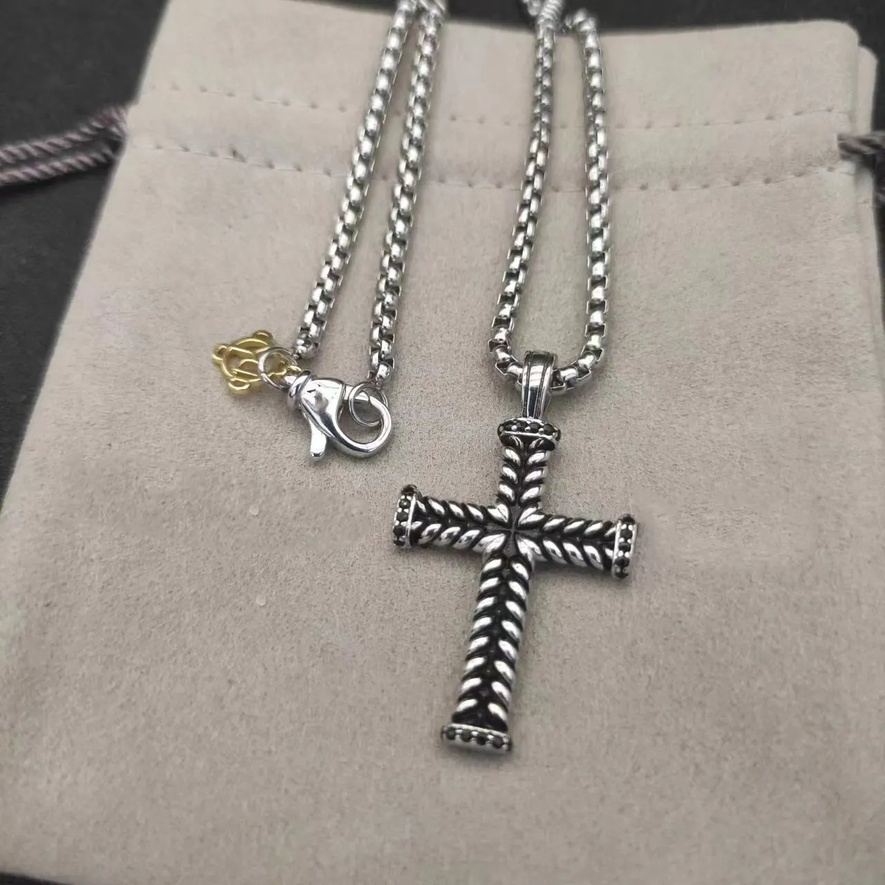 Męski naszyjnik Dy Wisiant Naszyjnik Dy Jewlery Srebrny retro Cross Vintage luksusowe łańcuchy biżuterii dla mężczyzn designer