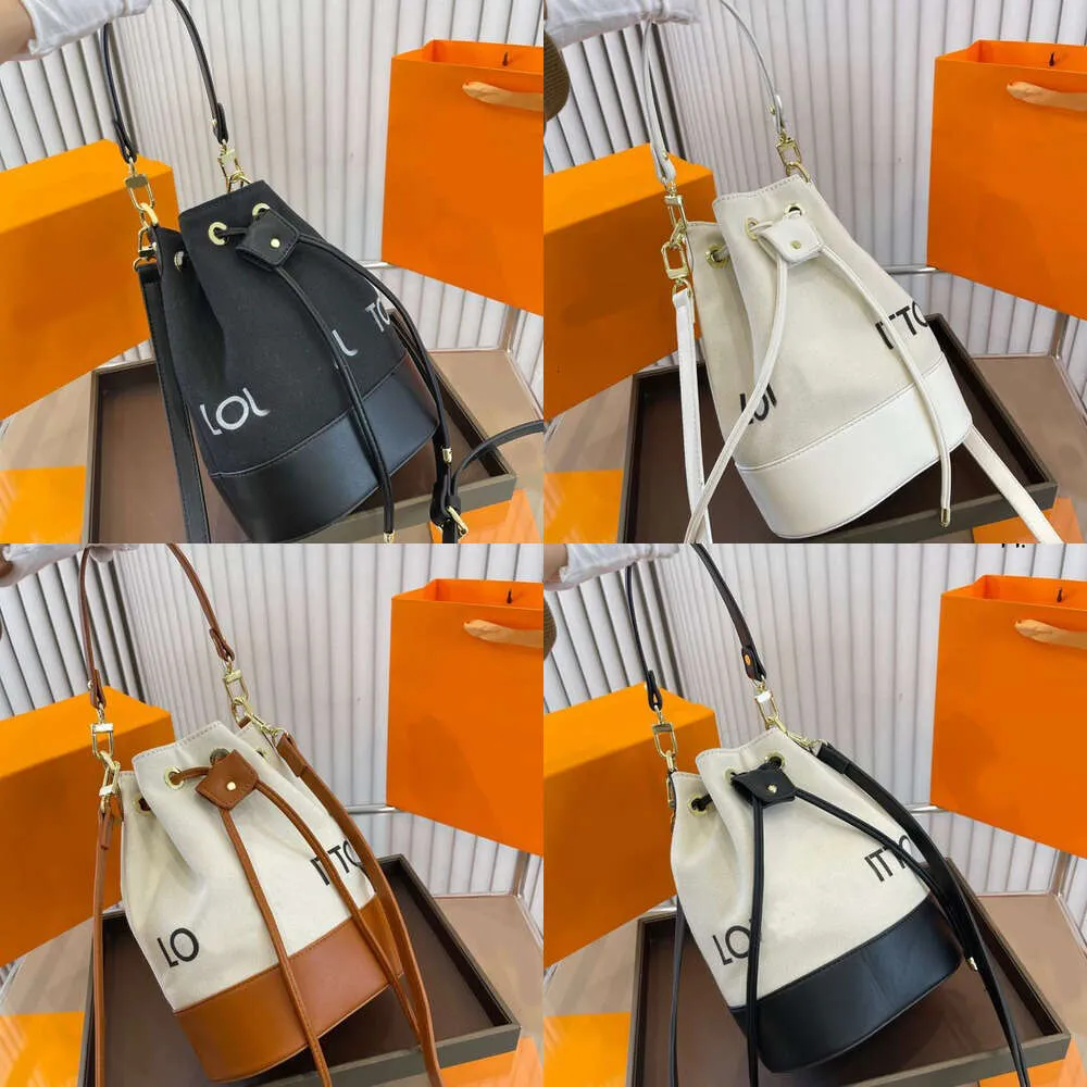 Luxurys Designer Bucket Bags Brand Bag Cavans Tote 2023 String Cross Boody Handväskor Fashion Axel Högkvalitativ väska Kvinnor Brevväskor Telefonplånböcker Kvällspåsar