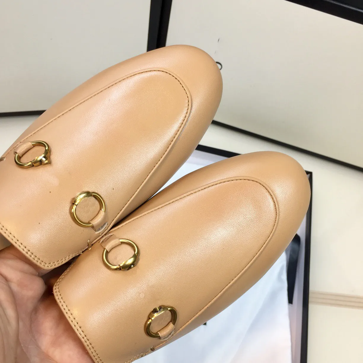 Elegant casual designer sandal kvinnor skor lyxig spetsig tå högklackade sko bladkristaller partikel glitter klackar hög sko med låda