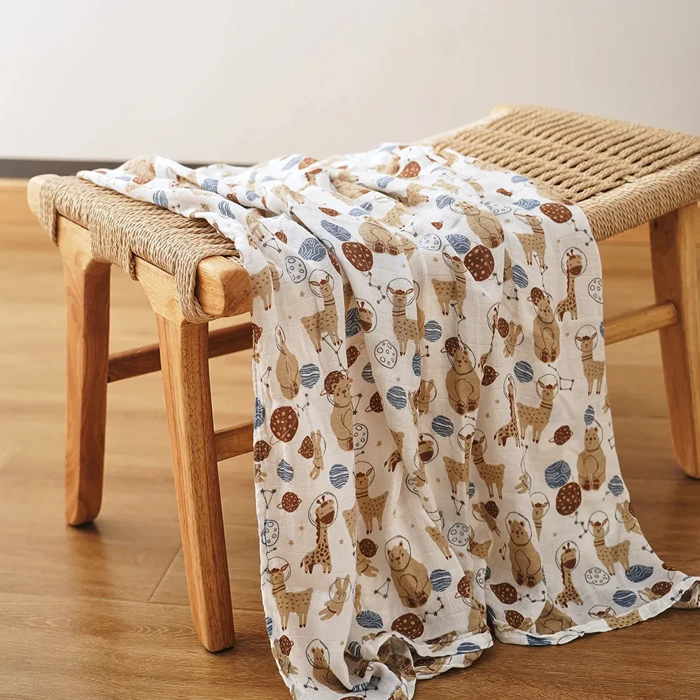 Coperte Fasce Happyflute Promozione Morbida mussola di cotone di bambù Avvolgere il bambino Moda Stampata nata Multifunzione Coperta fasciatoio 120 * 110 cm 231031