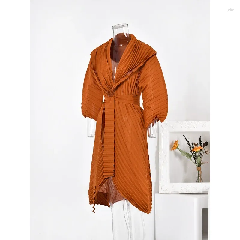 Женские плащи GGHK Miyake, плиссированное пальто с лацканами, нерегулярные длинные рукава, однотонная складная ветровка, женский корейский модный пояс