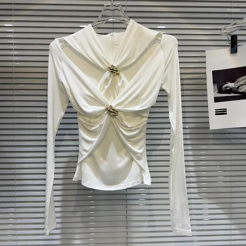Women's T-skjortor Borvemays veckade stretchtoppar kvinnor V-ringning sexig metallknapp design fast färg lång ärm Slim T-shirt vinter 2023