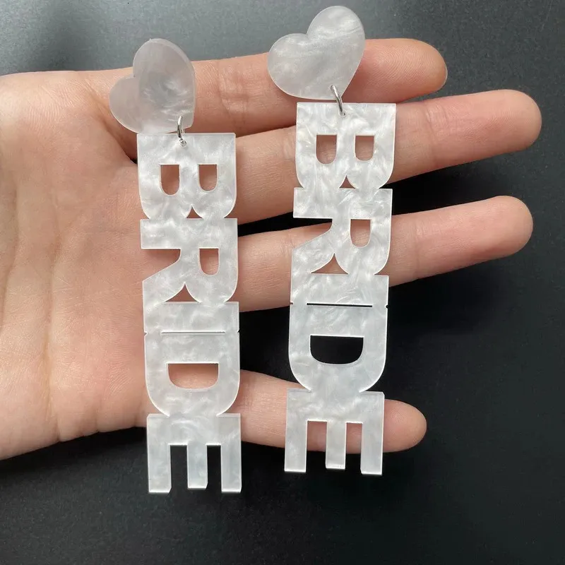 Dangle Chandelier Exaggerated Letter Bride Acrylic Pendant Earrings Suitable for Women's Cute Sparkling Pendant Earrings Party 231031