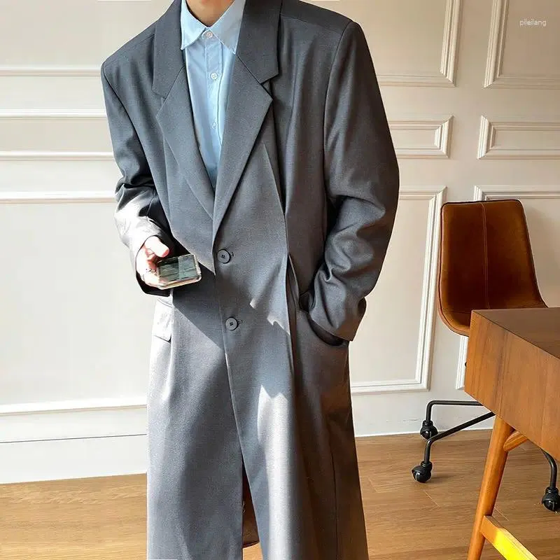 Trench da uomo Cappotto primaverile stile coreano Maschile Streetwear Giacca a vento Trench da uomo Solid Business Casual Cappotto lungo allentato A81
