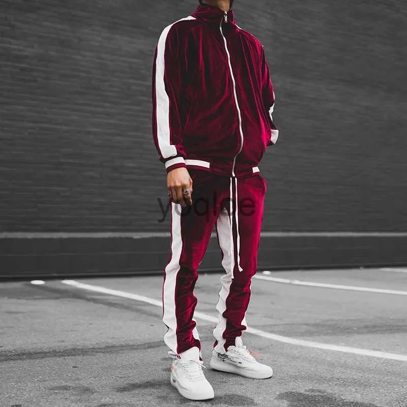 Men joggers online suit