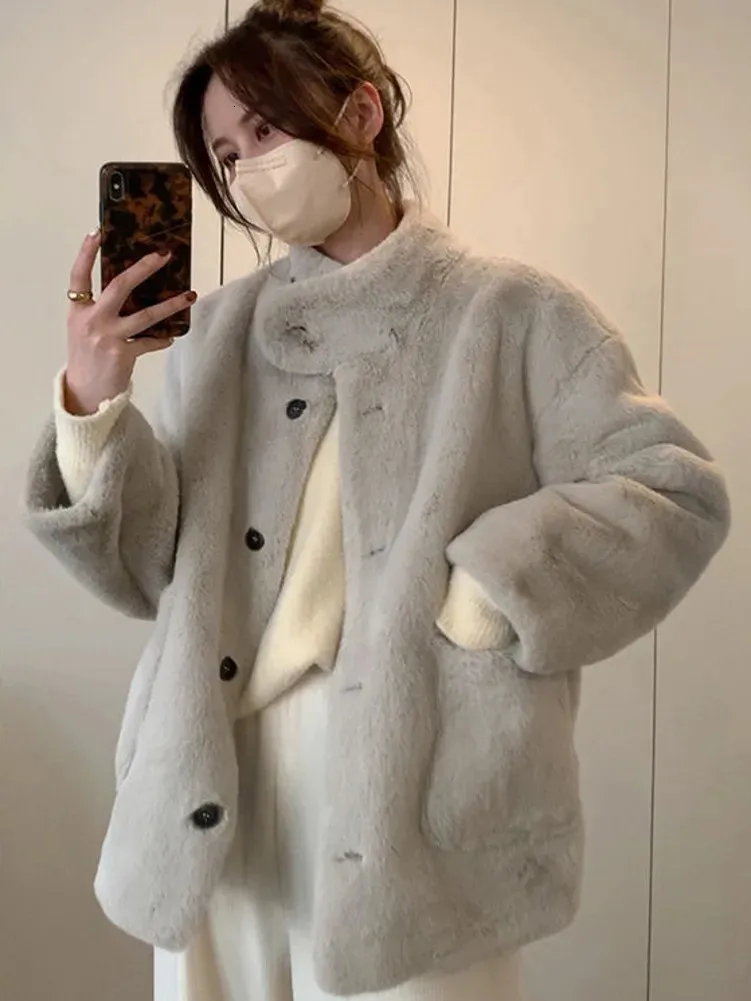 여자 모피 가짜 회색 겨울 모피 재킷 여자 코트 부드러운 아늑한 큰 주머니가 가을과 밍크 코트 따뜻한 231031