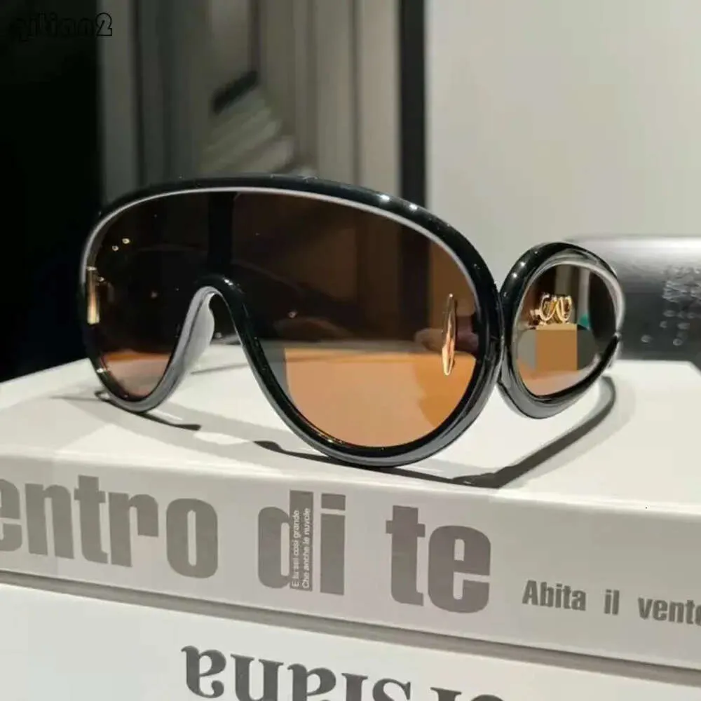 2023 Diseñador Hombres Mujeres Marco grande para gafas de sol piloto de viaje haikyuu al aire libre Elegantes y hermosas