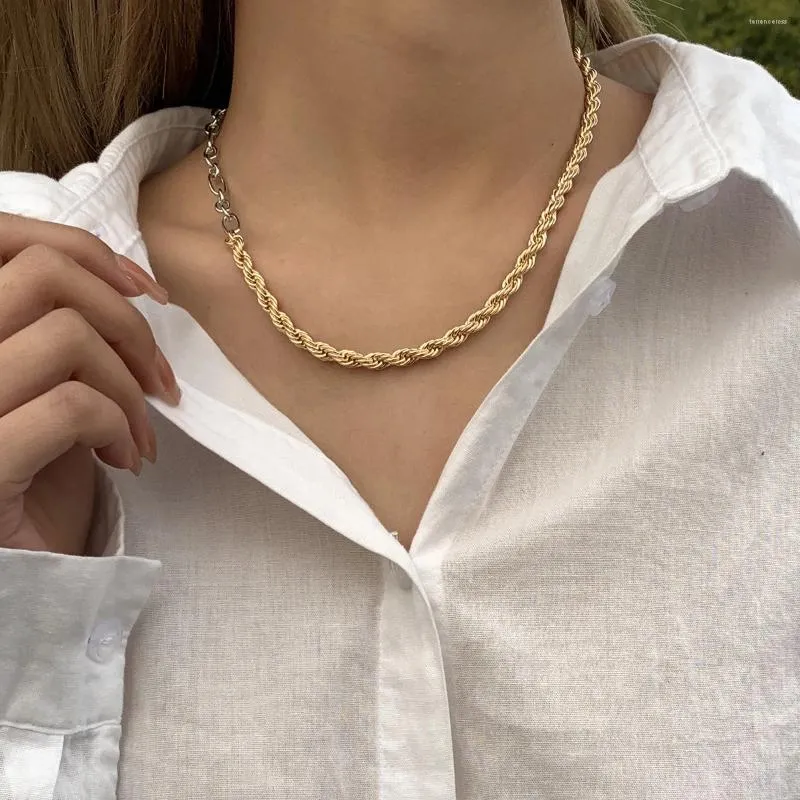 Collana girocollo in metallo di tendenza alla moda con colori misti, catena personalizzata con temperamento semplice