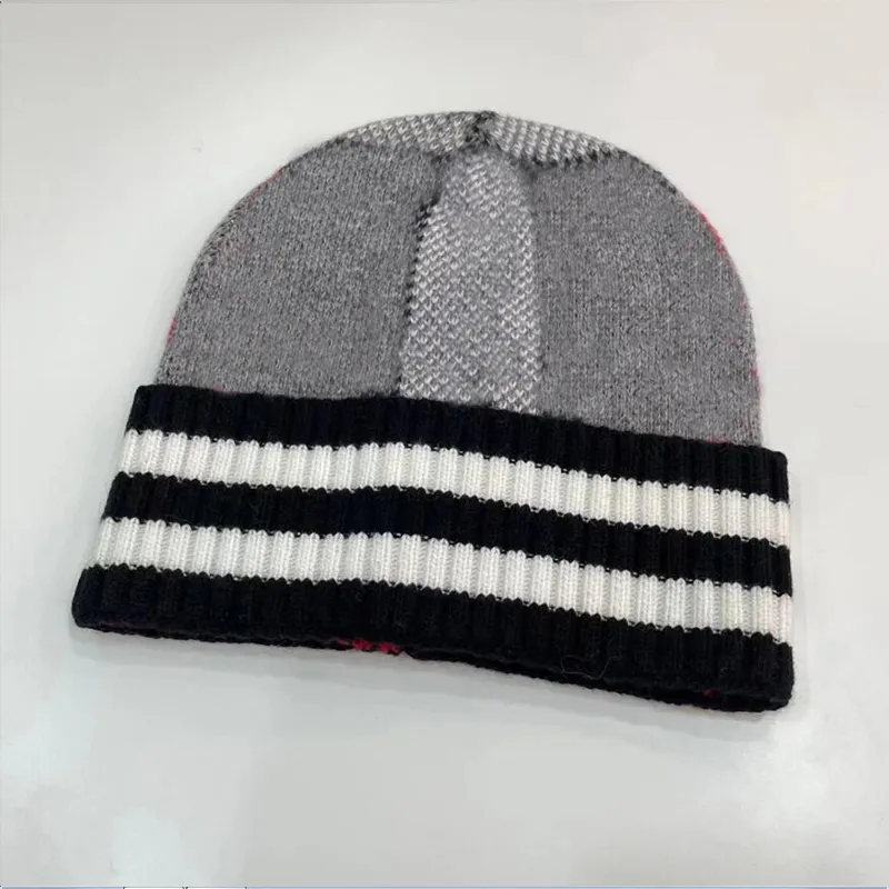 2024 Women Beanie Designer Men Beanie Knusted Hat الخريف والشتاء دافئ أزياء Cap Cap Hot Style 4 Style Multi JJ