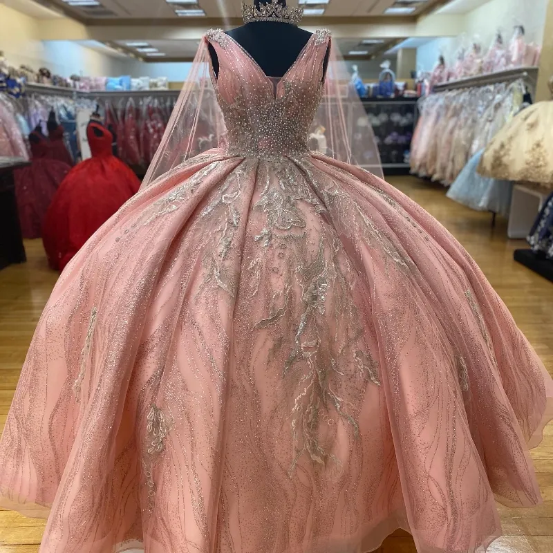 Glitter Pink Quinceanera Dress Sukienka w szpic w szyku w szyku koronkowe koraliki z wyciętą cekiną na 15 dziewcząt