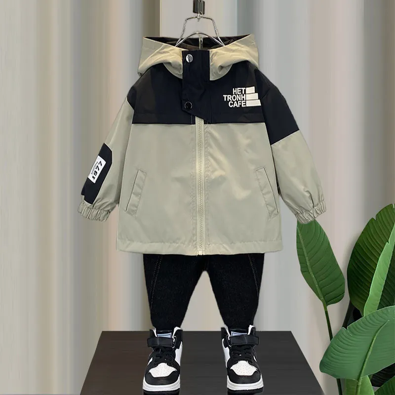 Jungen-Frühlingsstil-Charge-Mantel 2023, neues Windjacke-Baby-Frühlingsoberteil