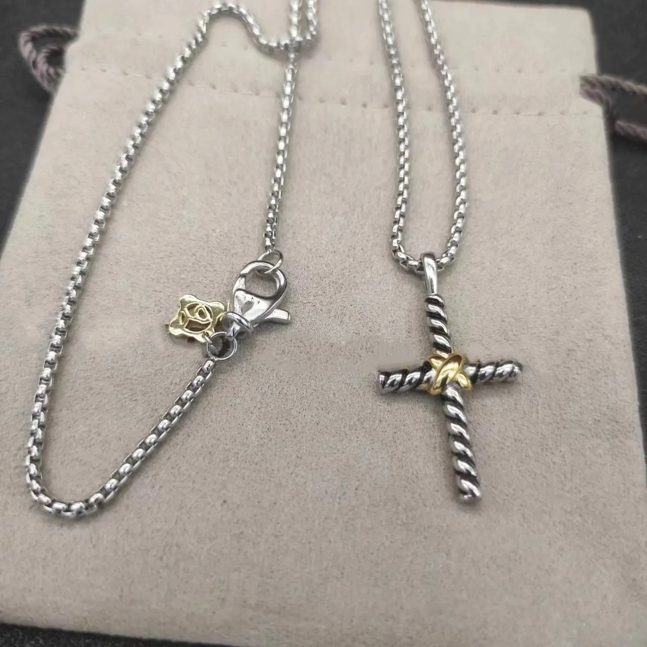 DY Naszyjnik dla mężczyzn Krzyż Naszyjnik Dy Jewlery Silver Retro Vintage Designer Biżuteria Męskie Naszyjniki Man Briend Man Man Birthday Prezent urodzinowy Bezpłatna wysyłka