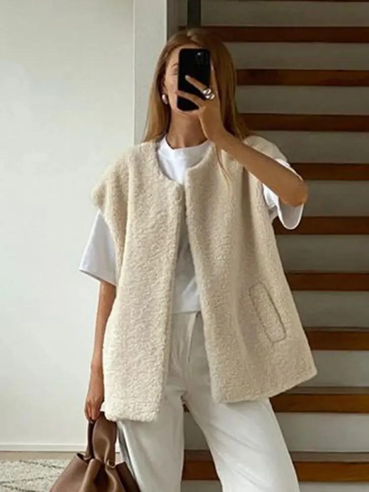 Kvinnor Vests Solid Plush Vest Waistcoat Jacket Retro Sleeve Cardigan Coat for Women 2023 Autumn Winter Pocket Wool Cashmere Female S Tank Top 231031