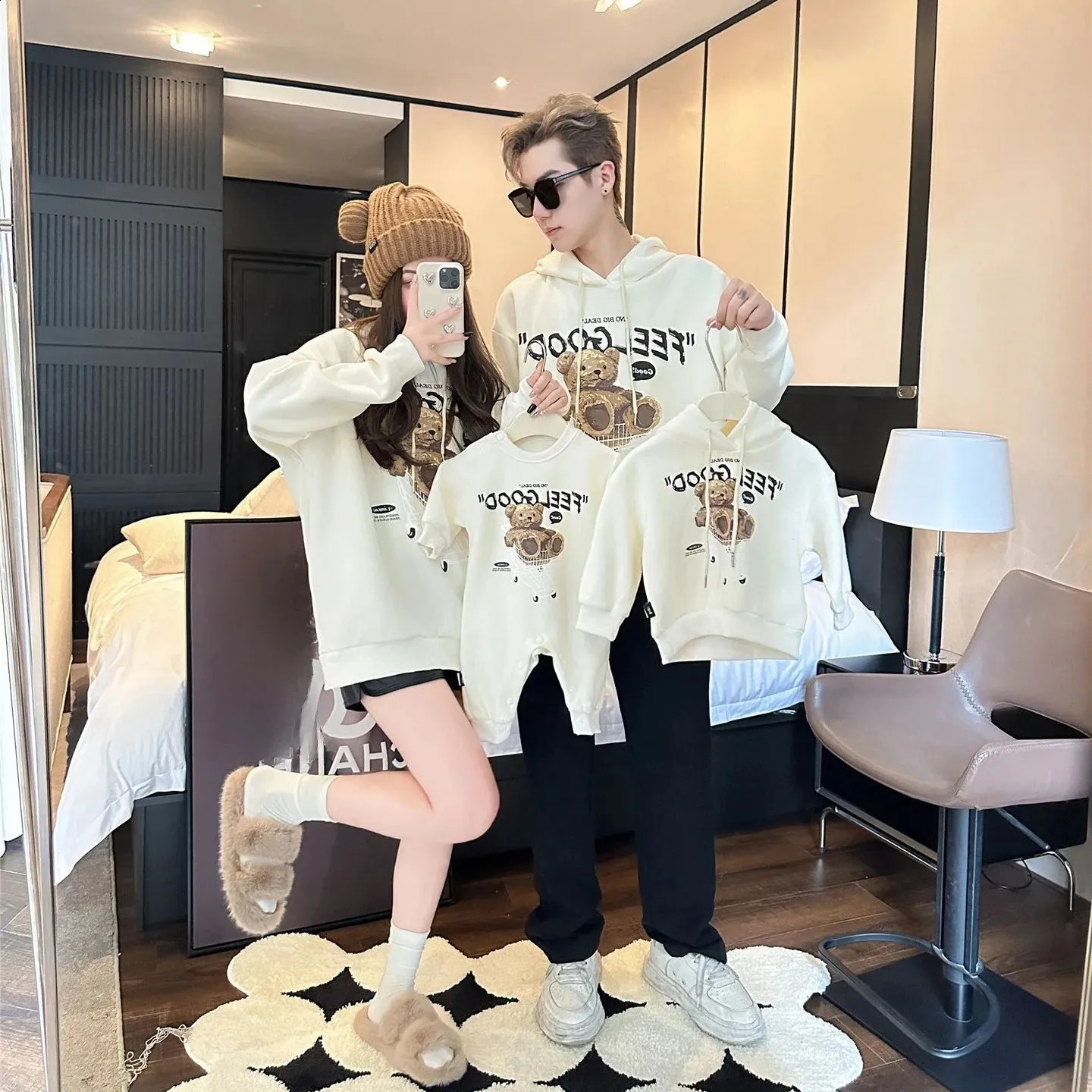 Familie bijpassende kledingbeer afdrukkapjes met capuchon sweatshirts: tops  met lange mouwen voor mama, papa, dochter, zoon baby romper