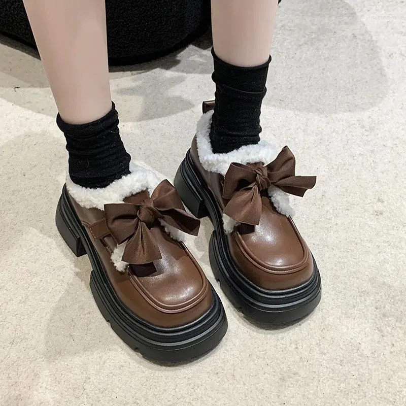 Kleidschuhe Europäische und amerikanische Frauen Kleines Leder 2023 Herbst Winter Warme Bogen Design Dicke Sohle Lefu Plataforma Mujer Traf