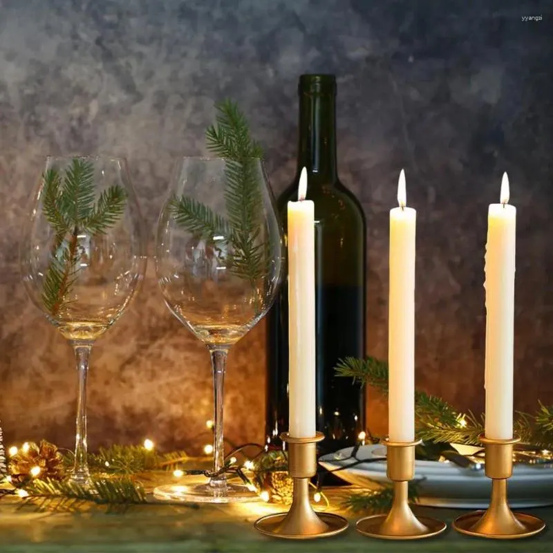 キャンドルホルダー1/6PCSロマンチックディナーゴールデンテーパーホルダーヴィンテージアイアンキャンドルスティックウェディングパーティーのためのクリスマスダイニングテーブル装飾