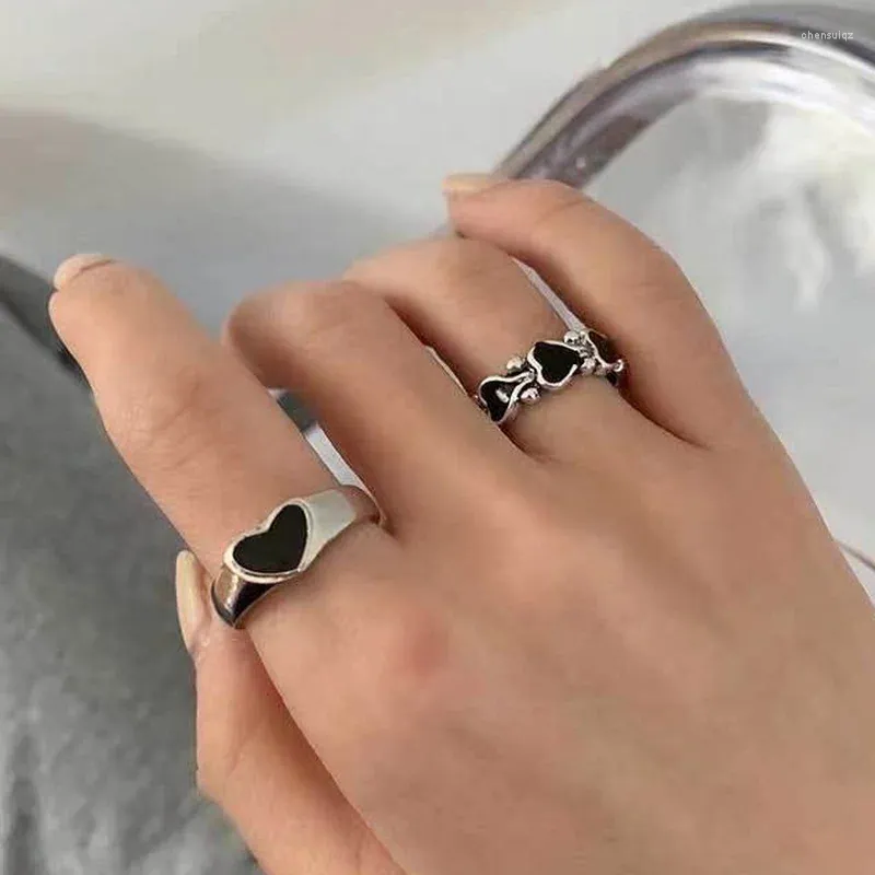 Anillos de racimo Conjunto de corazón de moda Color plateado Negro Hueco Lindo Anillo de amor Mujer Chica Día de San Valentín Regalo de fiesta para pareja amante