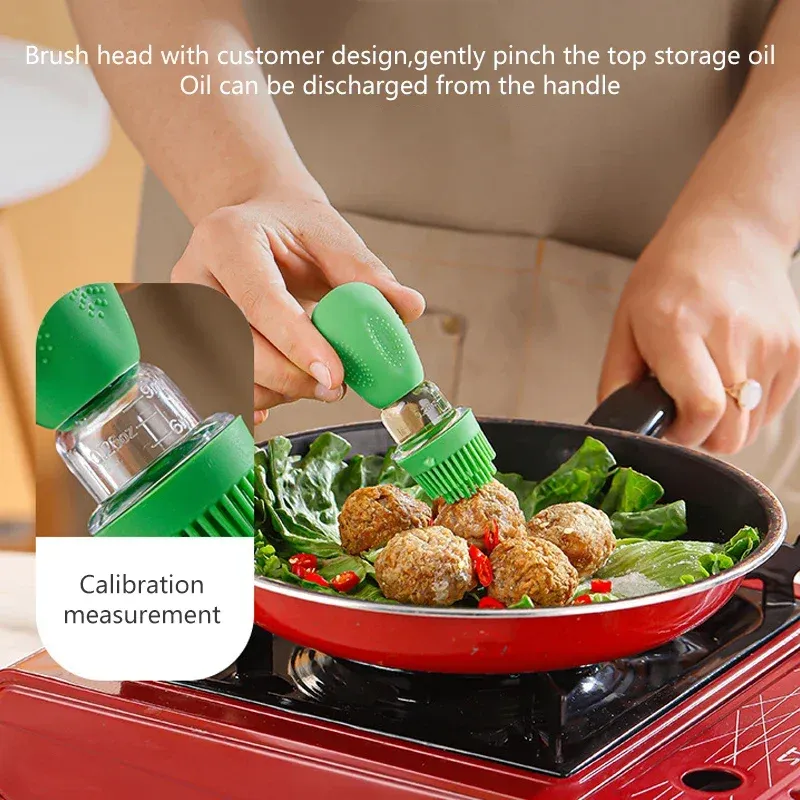 Kitchen Oil Bottle with Silicone Brush Oil Spray Baking Barbecue Grill Oil Dispenser Cookware Baking BBQ Kitchen Accessories