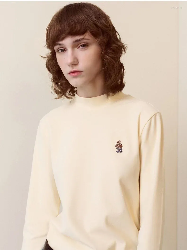 T-shirt da donna T-shirt in cotone a maniche lunghe Autunno Student Girl Top Abiti estetici gotici T-shirt con ricamo orso di colore beige