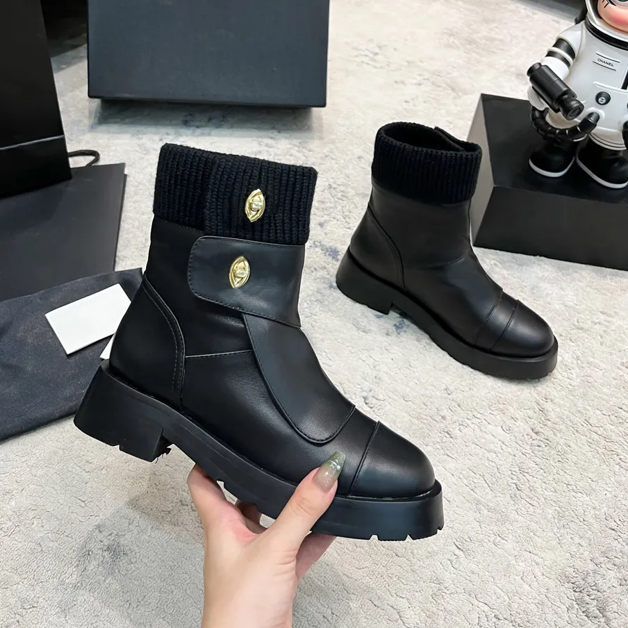 Designer Boots Luxury Boot äkta läder Vinterstövlar Ankelstövlar Kvinna Kort stövel Sneakers Trainers Sandaler Sandaler av Brand W427 005