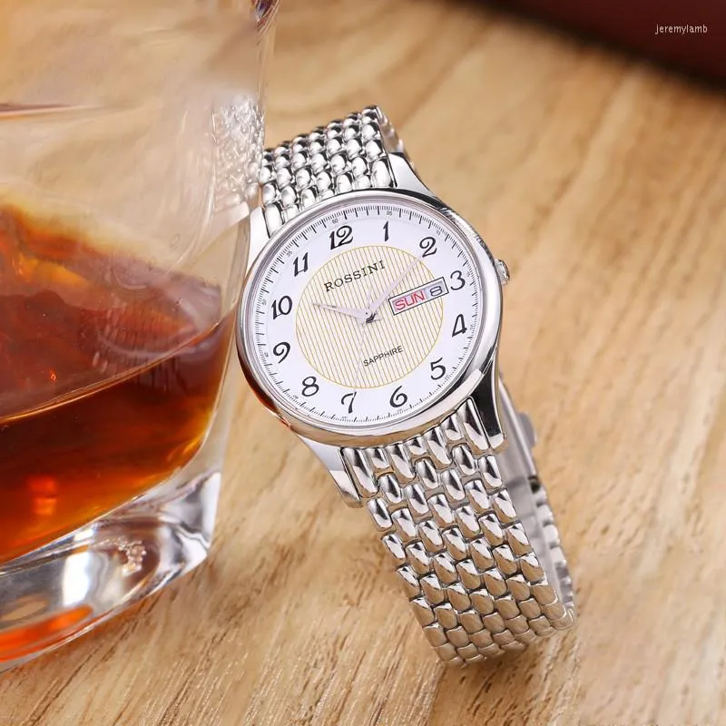 腕時計のクラシック日本語VK63クォーツムーブメントレザーストラップサファイアガラス折りたたみバックル日曜日の夜の軽い防水30m