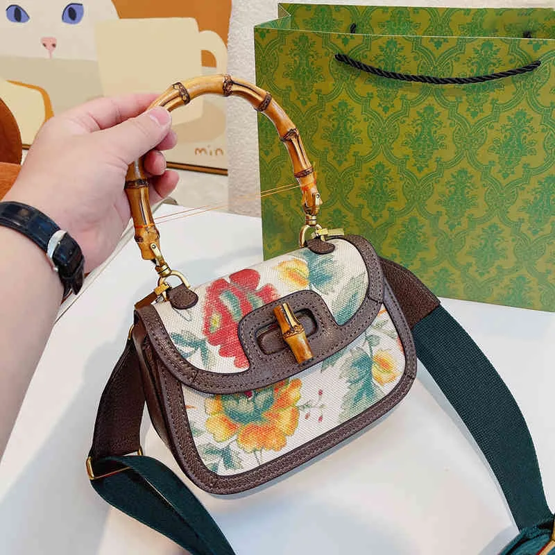 Axelväska designer väskor lyxiga handväskor kvinnor bambu väskor elegant tote mode klassisk blommig broderi crossbody handväska 220901