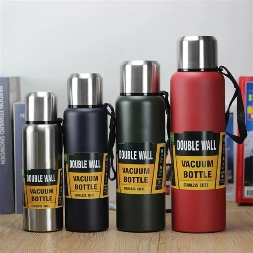 Bottiglie d'acqua Thermos in acciaio inossidabile di grande capacità Thermos portatile Bicchiere isolato con corda Thermo Bottle Vuoto stile militare 220830