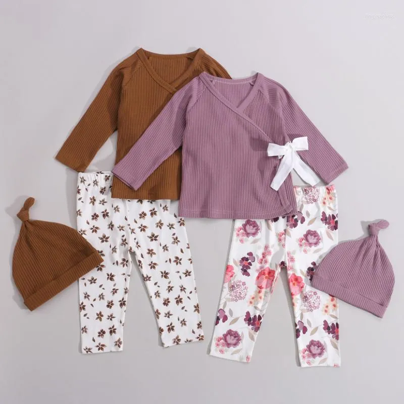 Set di abbigliamento bambina 3pcs abiti autunnali primaverila molla a maniche lunghe a costola da maglia da maglietta floreale set di pantaloni floreali