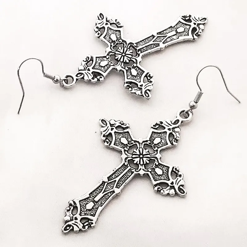 Charms cruzados de 20Pair Berrejamento Drop Brios Colar mulheres barroco gótico gótico de moda vintage Acessórios de jóias de metal Big Long Party Gift