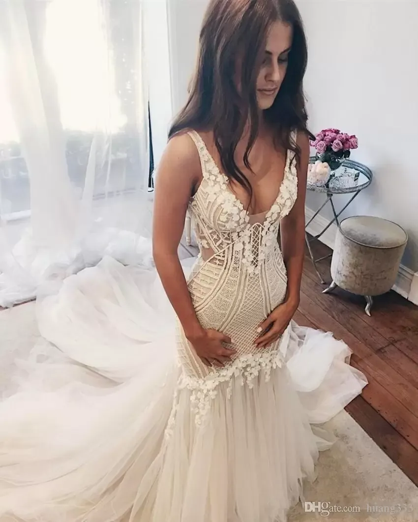 Elegant V-neck Sleeveless Mermaid Wedding Dresses with Lace