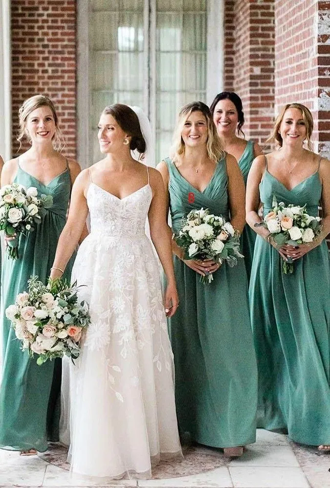 2022 Robes de demoiselle d'honneur en mousseline de soie turquoise bretelles spaghetti sans manches longueur au sol robes d'invité de mariage de plage plus taille sur mesure vêtements d'occasion formelle