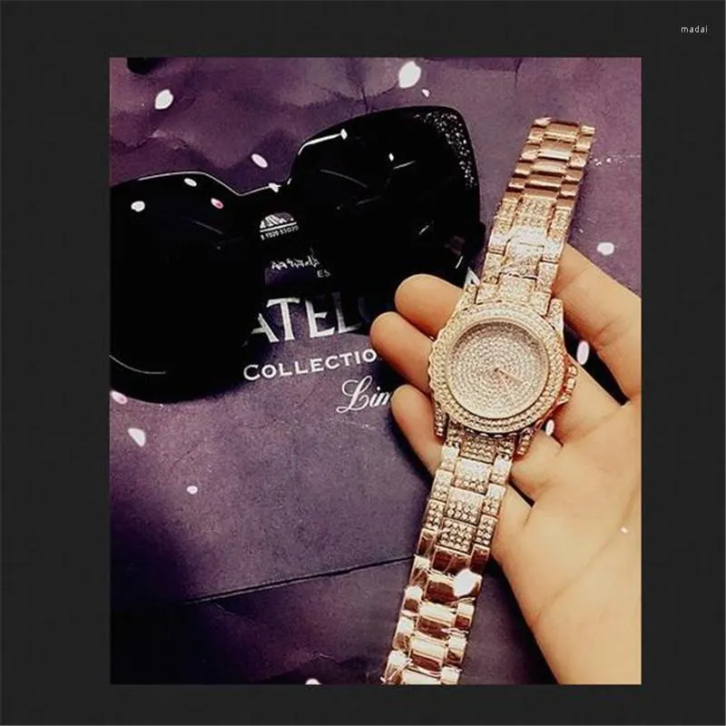 Наручные часы Женские часы Модные блестящие повседневные женские часы Женские кварцевые золотые часы с кристаллами и бриллиантами для женщин Montre Femme Zegar226c