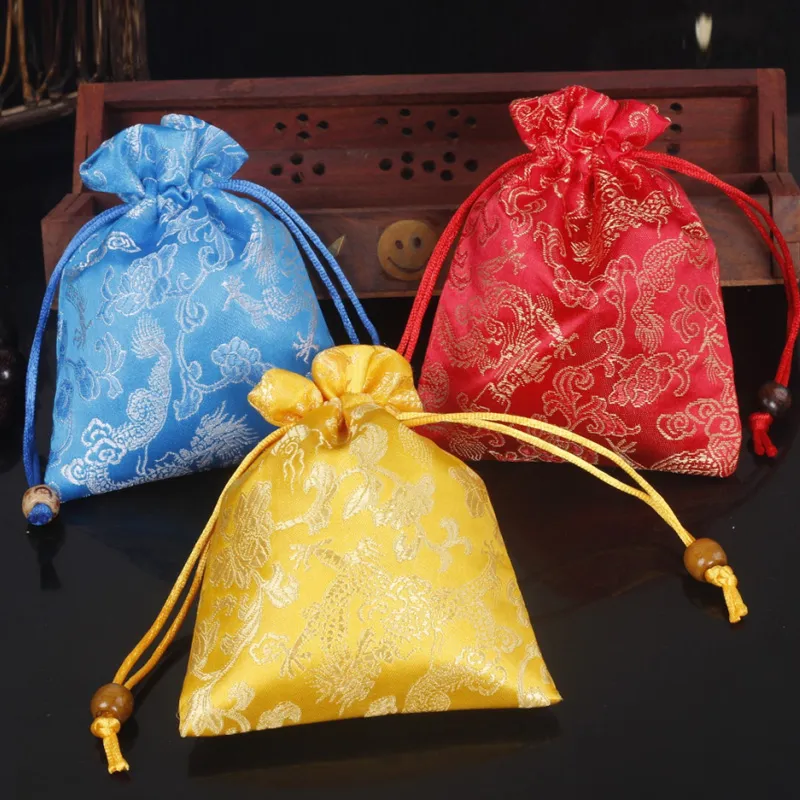الفاخرة الصينية التنين الحرير الحرير الحقائب أكياس الرباط التوابل sachet الأكياس التعبئة والتغليف بوذا Budha Beads Bracelet Bagegy 11x14cm
