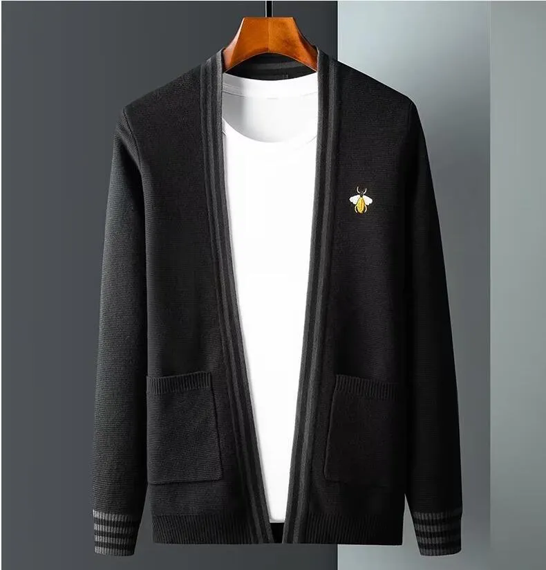 디자이너 남성용 스웨트 셔츠 가을 니트 카디건 V- 넥 느슨한 재킷 벌 스트라이프 탑