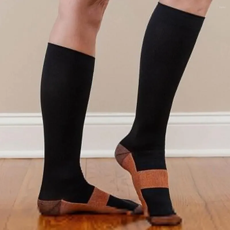 Мужские носки 1 пара унисекс меди сжатие женщин, мужчины, мужчины против усталости облегчения боли, колена высокие чулки 15-20 мм рт. Ст.