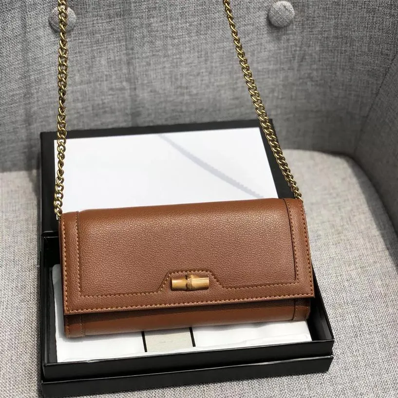 2021 럭셔리 디자이너 신용 카드 가방 견고한 가죽 금속 체인 지갑 지갑 고품질 대나무 버클 핸드백 247s