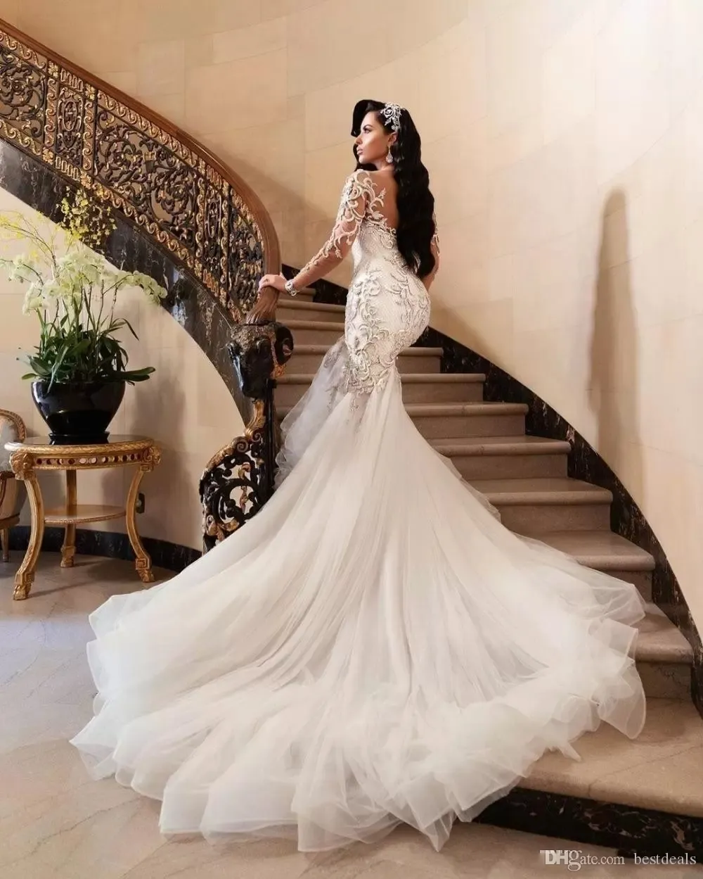Vestidos de Noiva Sereia Árabe de Luxo Dubai Cristais Brilhantes Manga Longa Vestidos de Noiva Trem de Corte Saia de Tule robes de mariee