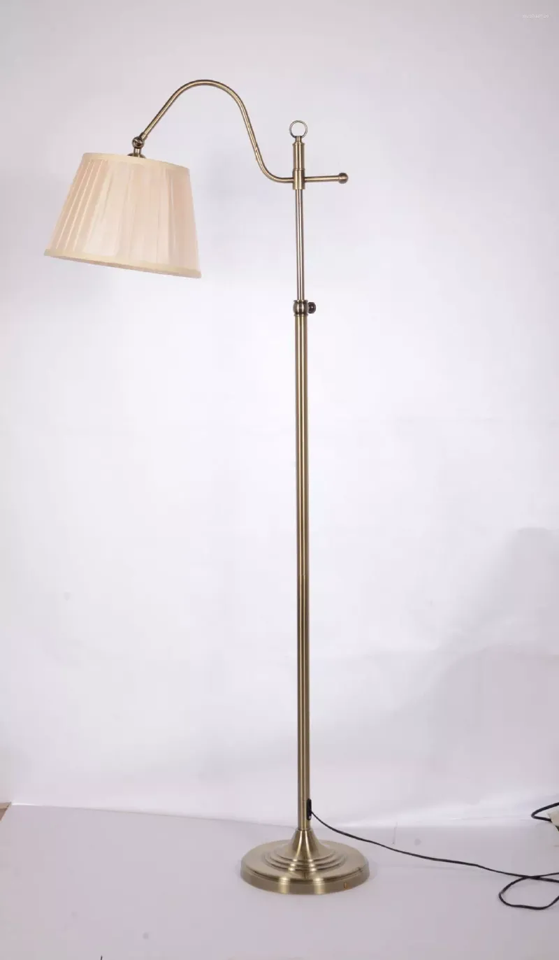 Lampadaires Vintage Lampe Creative Tissu Abat-jour Style Campagnard Métal Pour Chambre Décor À La Maison Argent Debout