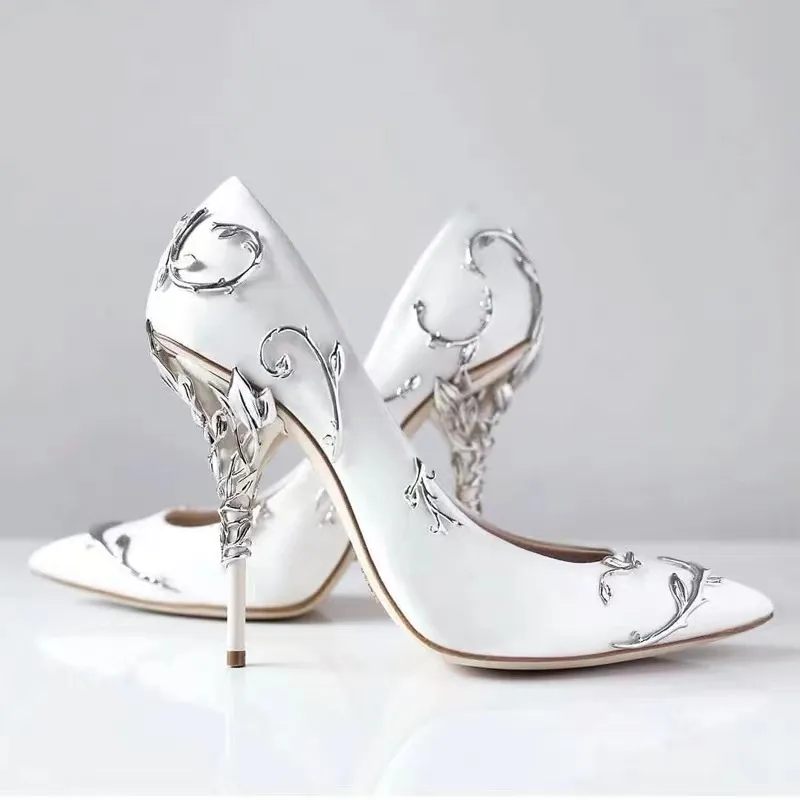 Eleganti scarpe da donna Fashion Metal Flower Stiletto High Bride Bride Wedding Party Shoe Ladies Punte di raso puntato