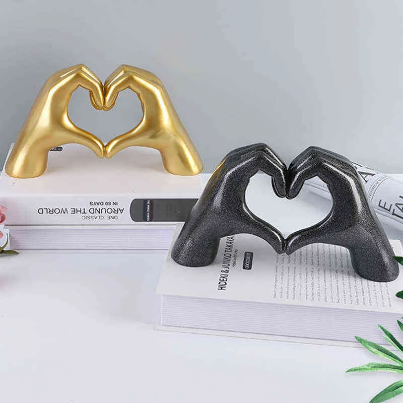 Estatuetas decorativas Nordic Love Heart Gesture Escultura Decoração de casa Estatuetas vivas Estatuetas Enfeites de casamento para sala de estar Acessórios de mesa