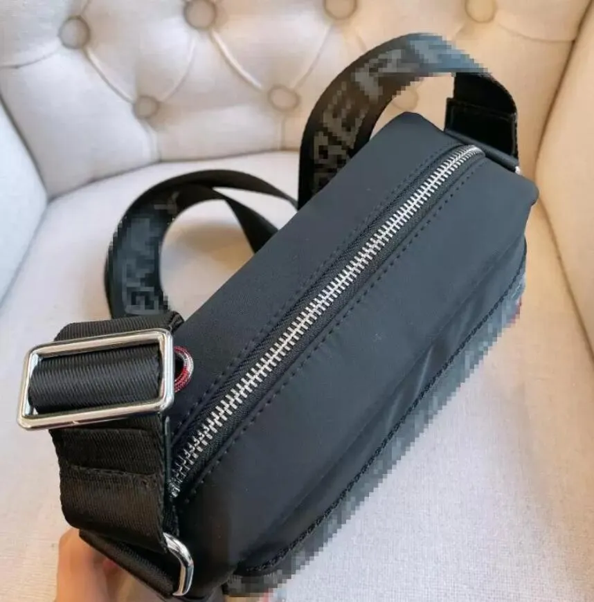 Full Color Cute Messenger Bag Unisex Shoulder Bag Size 23cm 2022 Winter Design Chest Mens And