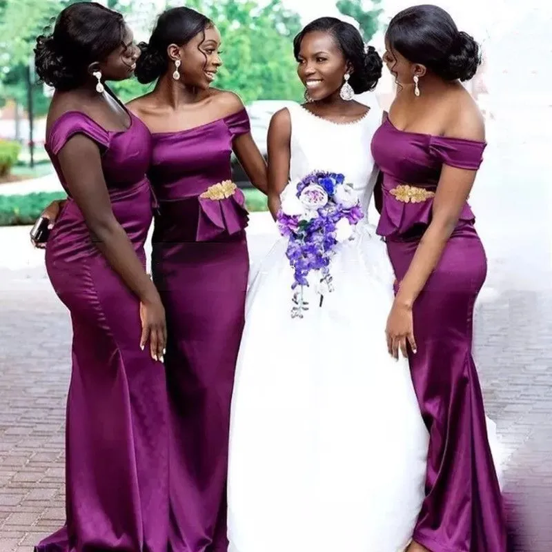 2022 Purple Satin Bridesmaid Dresses Peplum spetssappliker remmar av axeln ruched veck golvlängd piga av hedersklänning vestidos 403 403