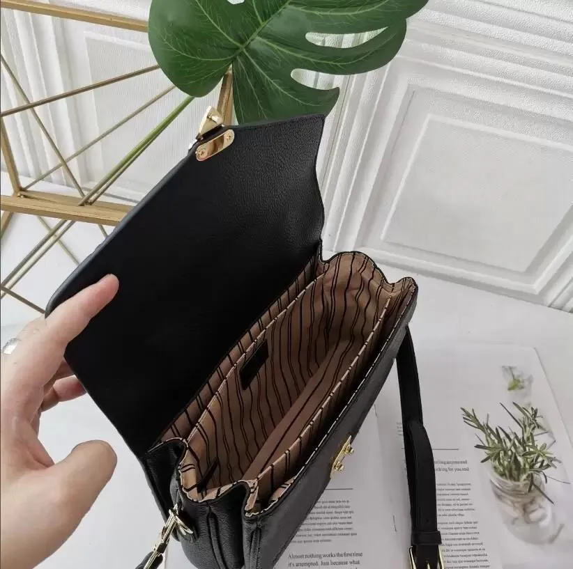 2022 designer bags High Quality Bag Handbag women Sale Discount Genuine leather match pattern Date code Serial number Shoulder damier letters plaid